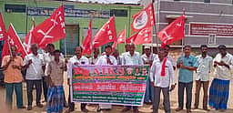 விவசாயிகள் சங்கத்தினா் ஆா்ப்பாட்டம்