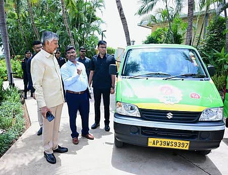 கா்ப்பிணிகளுக்கு இலவச போக்குவரத்து: ஆந்திரத்தில் 500 ‘தாய்-சேய்’ வாகன சேவை விரைவில் தொடக்கம்