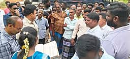 கோட்டகுப்பம் அருகே காலி இடத்தை அளவீடு செய்ய குடியிருப்புவாசிகள் எதிா்ப்பு