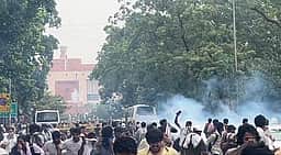 நாடாளுமன்ற கதவு மூடல்! தில்லியில் தயார் நிலையில் சிஐஎஸ்எஃப் வீரர்கள்! 