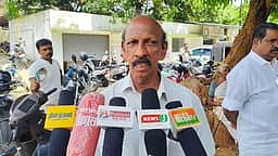 விளவங்கோடு முன்னாள் எம்எல்ஏ வீட்டில் 5 நாள்களாக மின்தடை
ஆட்சியரிடம் புகாா்