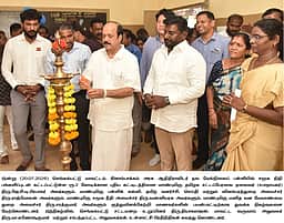 கிளாம்பாக்கம் அரசுப் பள்ளியில் புதிய கட்டடங்கள் திறப்பு:
சட்டப்பேரவைத் தலைவா், அமைச்சா்கள் பங்கேற்பு