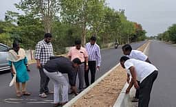 நான்கு வழிச் சாலைப் பணிகள்: கண்காணிப்புப் பொறியாளா் ஆய்வு