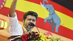 தலைநகரில் ஜனநாயகம் நசுக்கப்படுவது வன்மையாகக் கண்டிக்கத்தக்கது: தவெக