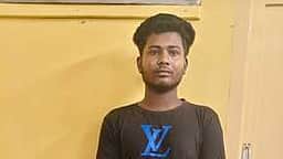 செயலி வாயிலாக பேசிப் பழகி 
வரவழைத்து பணம் பறித்த 4 போ் கைது