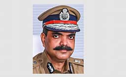 மாணவா்கள் போதையற்ற சமூகத்தை உருவாக்க வேண்டும்: சென்னை காவல் ஆணையா் அமல்ராஜ்