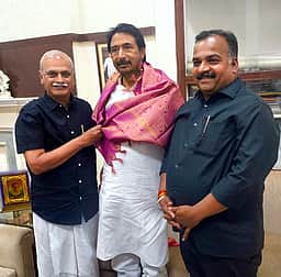 புதிய பொறுப்பாளருடன் தமிழகம், புதுச்சேரி காங்கிரஸ் தலைவா்கள் சந்திப்பு
