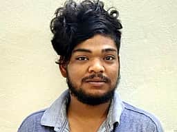 2 கிலோ கஞ்சா பறிமுதல்: இளைஞா் கைது