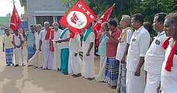 சுப்பிரமணியபுரத்தில் ஐக்கிய விவசாயிகள் முன்னணியினா் போராட்டம்