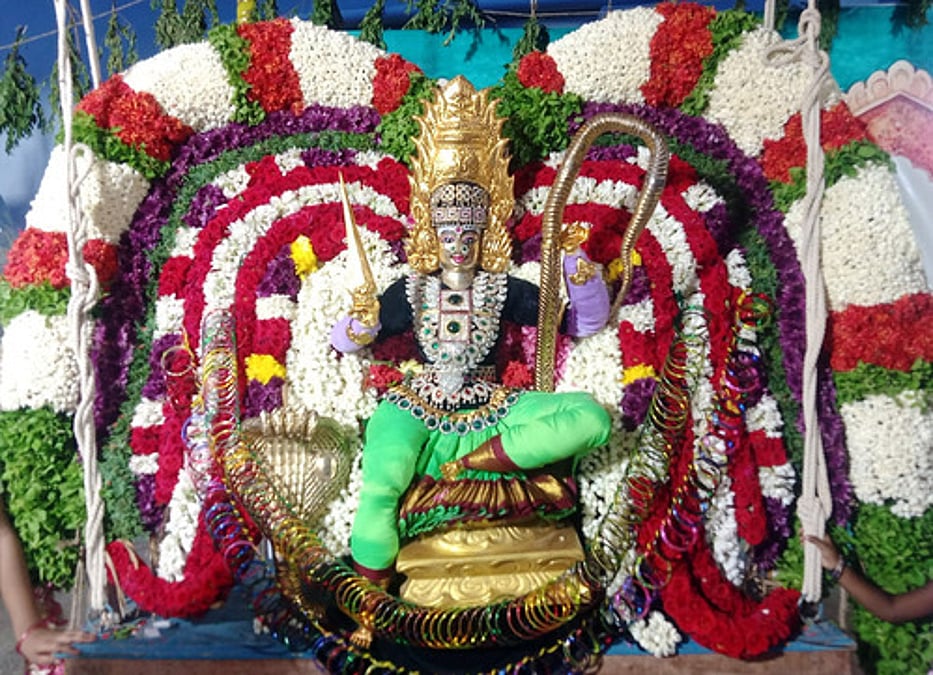 திருக்காலிமேடு திருவாத்தியம்மன் ஊஞ்சல் சேவை