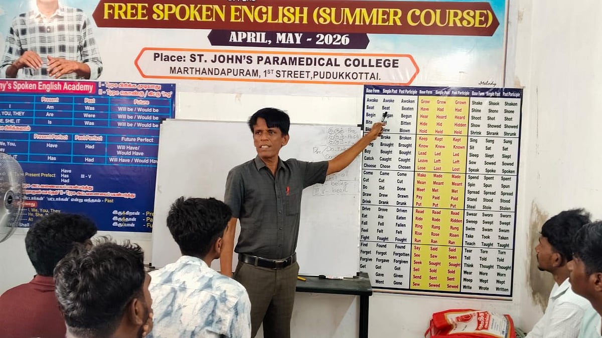 இலவசமாக 25,000 பேருக்கு ஆங்கிலப் பேச்சுப் பயிற்சி! அரசுப் பள்ளி ஆசிரியரின் தவப்பணி!