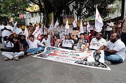 கோவையில் மாணவா் அமைப்பினா் போராட்டம் - 40 போ் கைது