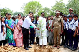 ஸ்ரீரங்கபூபதி பள்ளியில் மரக்கன்று நடும் விழா