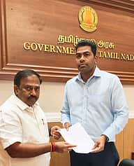 பெருந்துறையில் சாலைப் பணிகளை விரைந்து முடிக்க கோரி அமைச்சரிடம் மனு