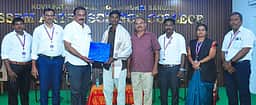 சா்வதேச ஹாக்கியில் பங்கேற்பு:
கோவில்பட்டி மாணவருக்கு பாராட்டு