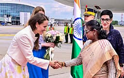 ருமேனியா சென்றடைந்தாா் குடியரசுத் தலைவா்