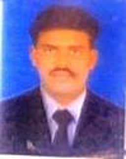 பைக் மீது காா் மோதியதில் வழக்குரைஞா் உள்பட மூவா் உயிரிழப்பு