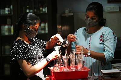 அரசு கல்லூரிகளில் பி.எஸ்சி. இயற்பியல், கணிதம் படிக்க ஆளில்லை!