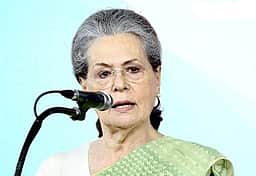 போராடும் மாணவர்கள் 'தேச விரோதிகளா'? - மோடி அரசுக்கு சோனியா காந்தி கேள்வி