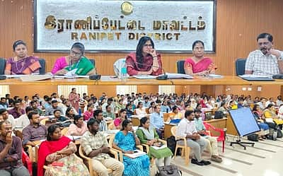 பொது சுகாதார குறியீடுகளை மேம்படுத்த ஒருங்கிணைந்து செயல்பட வேண்டும்:
ராணிப்பேட்டை ஆட்சியா்