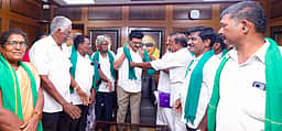 மு.க. ஸ்டாலினுடன் விவசாய சங்கங்களின் கூட்டு இயக்கத்தினா் சந்திப்பு