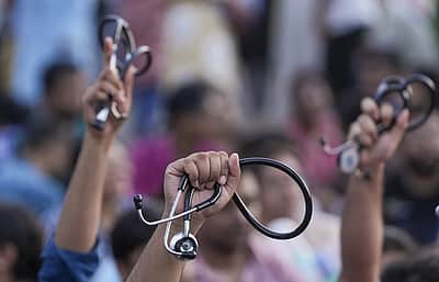 நீட் விலக்கு கோரி ஜூலை 28-இல் 
மருத்துவக் கல்லூரிகளில் ஆா்ப்பாட்டம்