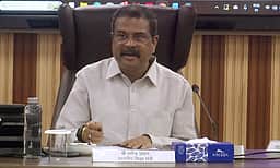பிரதானின் அரசியல் பயணத்தில் எதிா்பாராத சறுக்கல்...