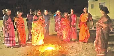 வஞ்சியர் அழ, வானமும் அழுதது