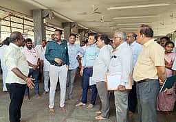 அருணாசலேஸ்வரா் கோயிலில் தமிழ்நாடு பாரம்பரிய ஆணையத்தினா் ஆய்வு