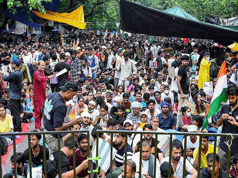 130 police personnel, 65 students injured; 15 FIRs registered in connection with CJP's July 20 protest, say Delhi police sources