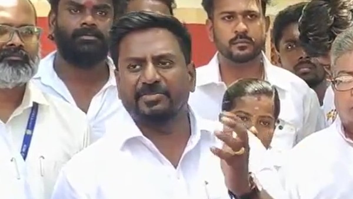 கொள்கை தலைவா்களின் பெயரை நீக்க வேண்டிய அவசியமில்லை! - அமைச்சா் ராஜ்மோகன்