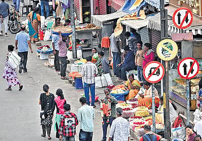 புழல் நடைபாதை வியாபாரிகளுக்கு மாற்று இடம் வழங்கக் கோரிக்கை!