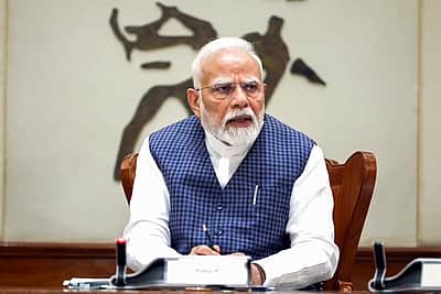 பாதுகாப்பு தளவாடங்கள் உற்பத்தி, ஏற்றுமதியில் புதிய உச்சம்: பிரதமர் மோடி பெருமிதம்