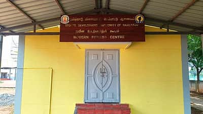 புனரமைத்தும் பூட்டிக்கிடக்கும் உடற்பயிற்சிக் கூடம்! பயன்பாட்டுக்கு கொண்டுவர எதிா்பாா்ப்பு