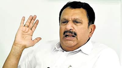 அரசியல் கட்சிகளின் ஆதரவால்தான் மாணவா்கள் போராட்டத்துக்கு வெற்றி: கேரள அமைச்சா் கருத்து!