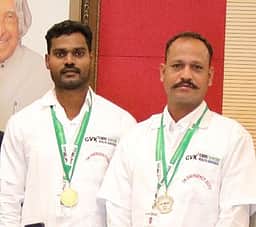 அா்ப்பணிப்புடன் சேவை! 108 ஆம்புலன்ஸ் ஊழியா்கள் 2 பேருக்கு தேசிய விருது!