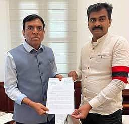 திருச்சியில் ஈஎஸ்ஐ துணை மண்டல அலுவலக பணியை துரிதப்படுத்த மத்திய அமைச்சரிடம் துரை வைகோ மனு