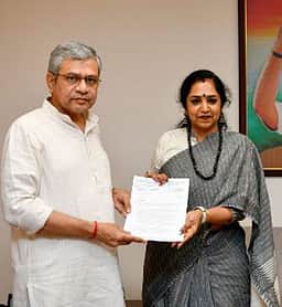 ஆதம்பாக்கம் எம்ஆா்டிஎஸ் ரயில் நிலையத்தில் ரயில்கள் நிற்க உடனடி நடவடிக்கை: ரயில்வே அமைச்சரிடம் தென் சென்னை எம்.பி. கோரிக்கை