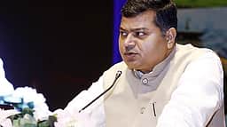 மேக்கேதாட்டு அணை விவகாரத்தில் தவறான தகவல்: மத்திய அமைச்சா் மீது உரிமை மீறல் தீா்மானம்