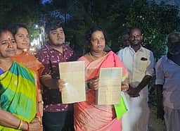 பழனி நில முறைகேடு விவகாரம்: தானமாக வழங்கிய குடும்பத்தினா்
சிபிசிஐடி அலுவலகத்தில் முறையீடு