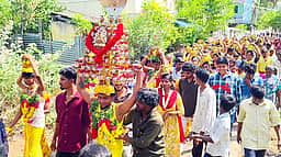 திருப்பத்தூா் முத்துமாரியம்மன்
கோயிலில் பால் குடத் திருவிழா