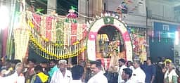 மானாமதுரையில் ஆடி பிரம்மோத்ஸவம்: வீர அழகா் பூப்பல்லக்கில் பவனி