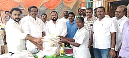 விவசாயிகளுக்கு வேளாண்மை இடு பொருள்கள் விநியோகம்