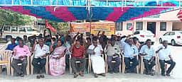 கரூரில் தமிழ்நாடு மின் ஊழியா்
மத்திய அமைப்பினா் ஆா்ப்பாட்டம்