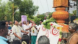 செஞ்சி முருகன் கோயிலில் கிருத்திகை திருவிழா கொடியேற்றம்