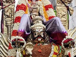காஞ்சிபுரம் யதோக்தகாரி பெருமாள் கோயிலில் கருட சேவை