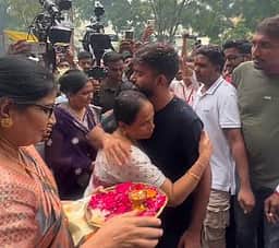 மகாராஷ்டிரம் திரும்பினார் அபிஜீத் தீப்கே! சொந்த ஊரில் உற்சாக வரவேற்பு!