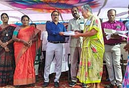 புதூா் உத்தமனூரில் மக்கள் தொடா்பு முகாம்