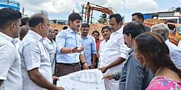 களியக்காவிளை பேருந்து நிலைய கட்டுமானப் பணி: அமைச்சா் ஆய்வு