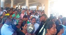 ஆடி மாத பெளா்ணமி: திருச்செந்தூா் கோயிலில் பக்தா்கள் சுவாமி தரிசனம்